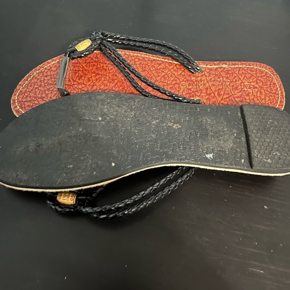 Made in Ghana slippers - Picture 3 of 3